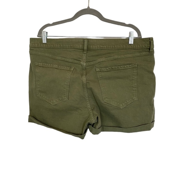 OLD Navy Green Boyfriend Shorts, Size 16 - Picture 2 of 4